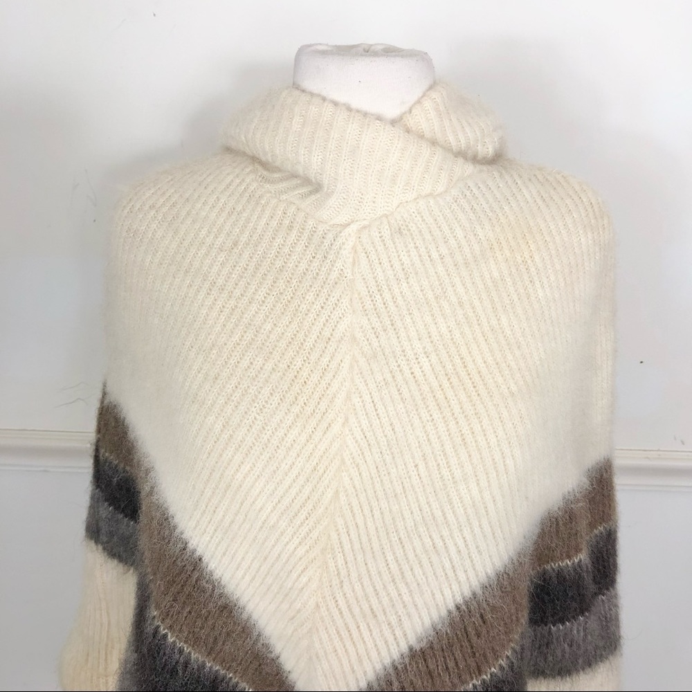 Vintage WOOL cream hooded Cape made in ICELAND - Picture 7 of 11